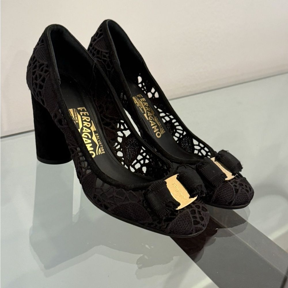 Salvatore Ferragamo Vara Bow Lace Round Heel Pumps, Size 6